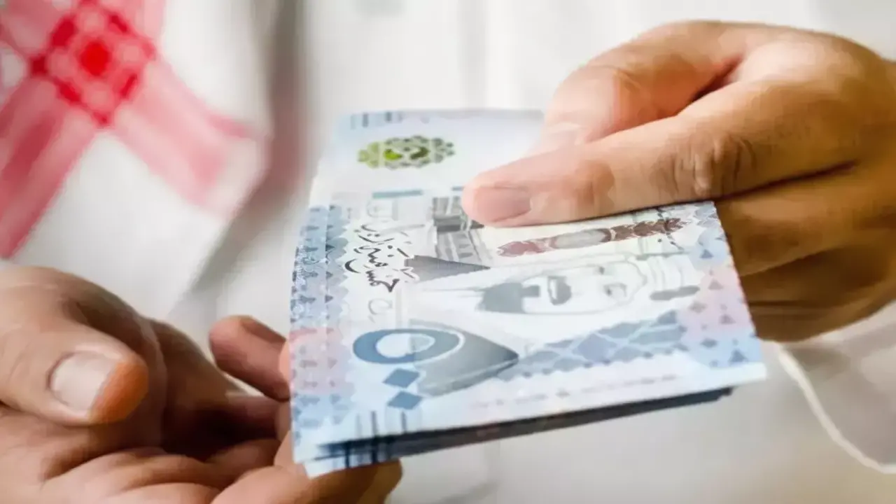 8 مليارات ريال.. تحويلات بنكية غامضة تثير قلق العملاء في السعودية خلال ساعات